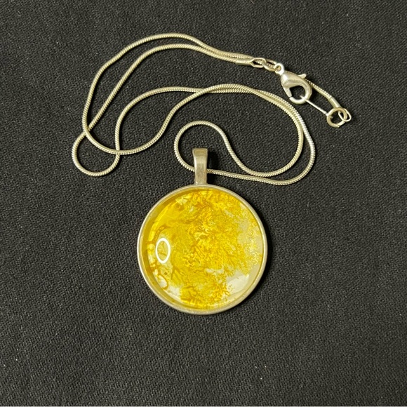 Yellow Pendant Necklace - Picture 5 of 10
